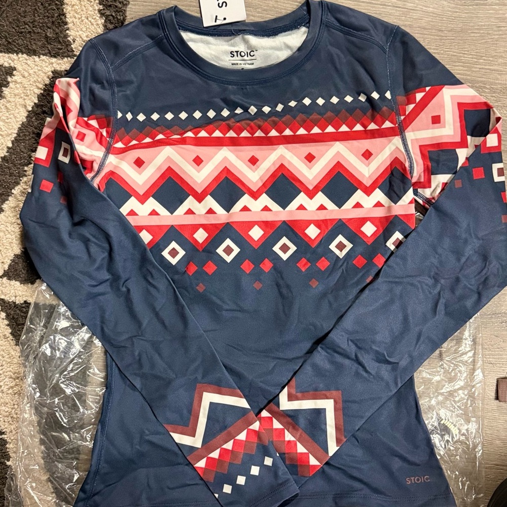 NWT Stoic lightweight poly base layer crew women’s small in Navy Fair Isle